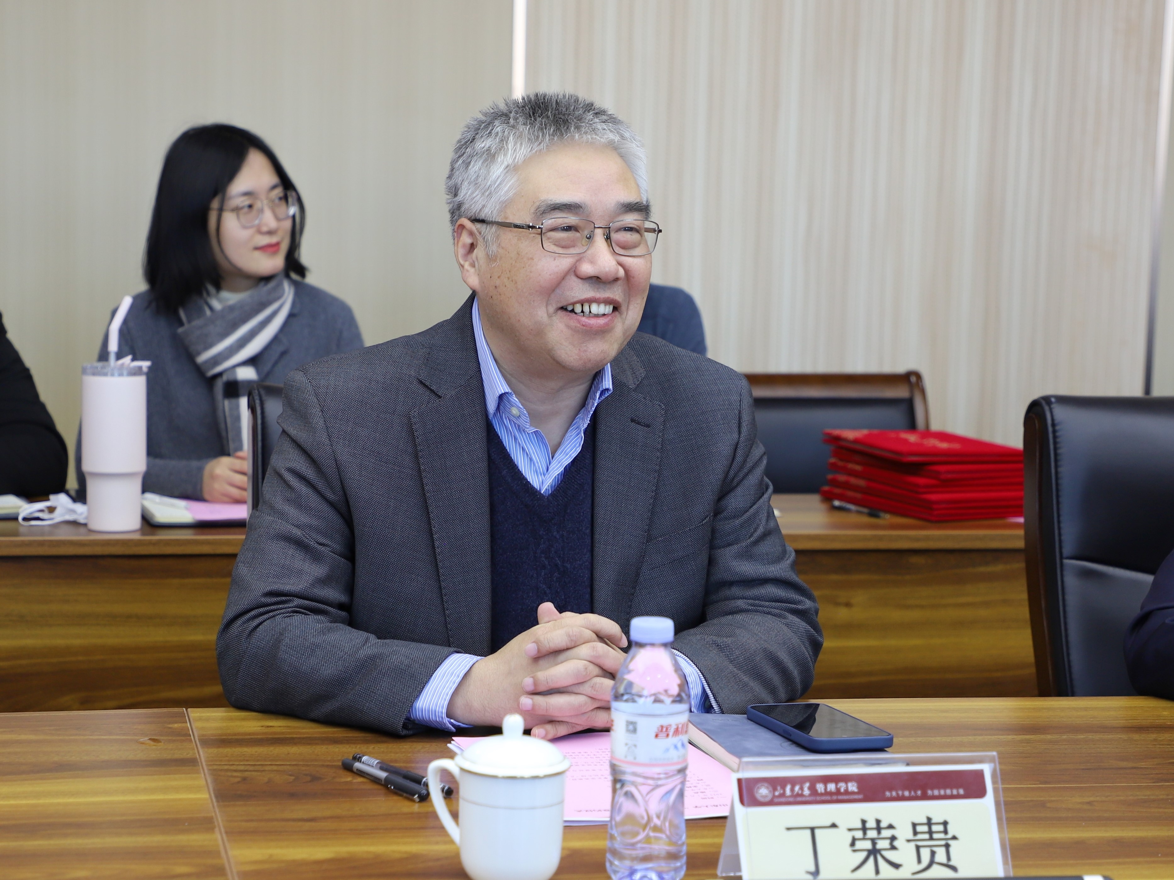 包含高中篮球明星获得签约大学，前途无限的词条