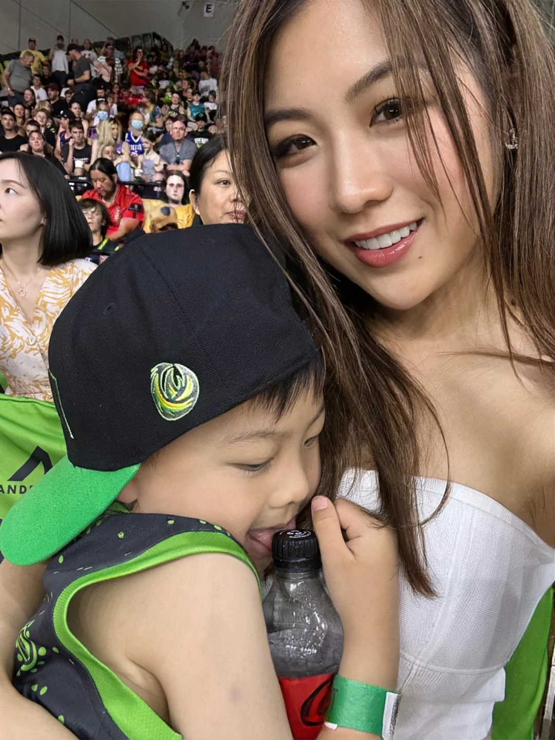 俄罗斯女排队大获全胜，夺得冠军