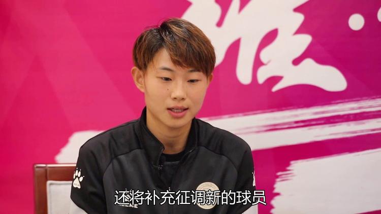 俄罗斯女足队在世界杯赛事中努力拼搏的简单介绍