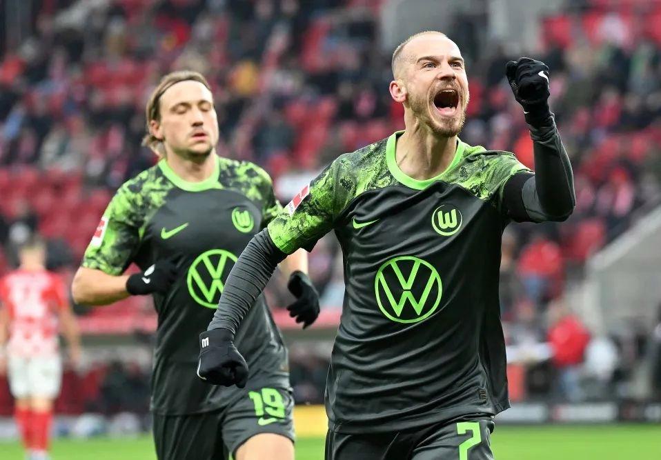 沃尔夫斯堡欲签下德甲中场，强化中场实力的简单介绍