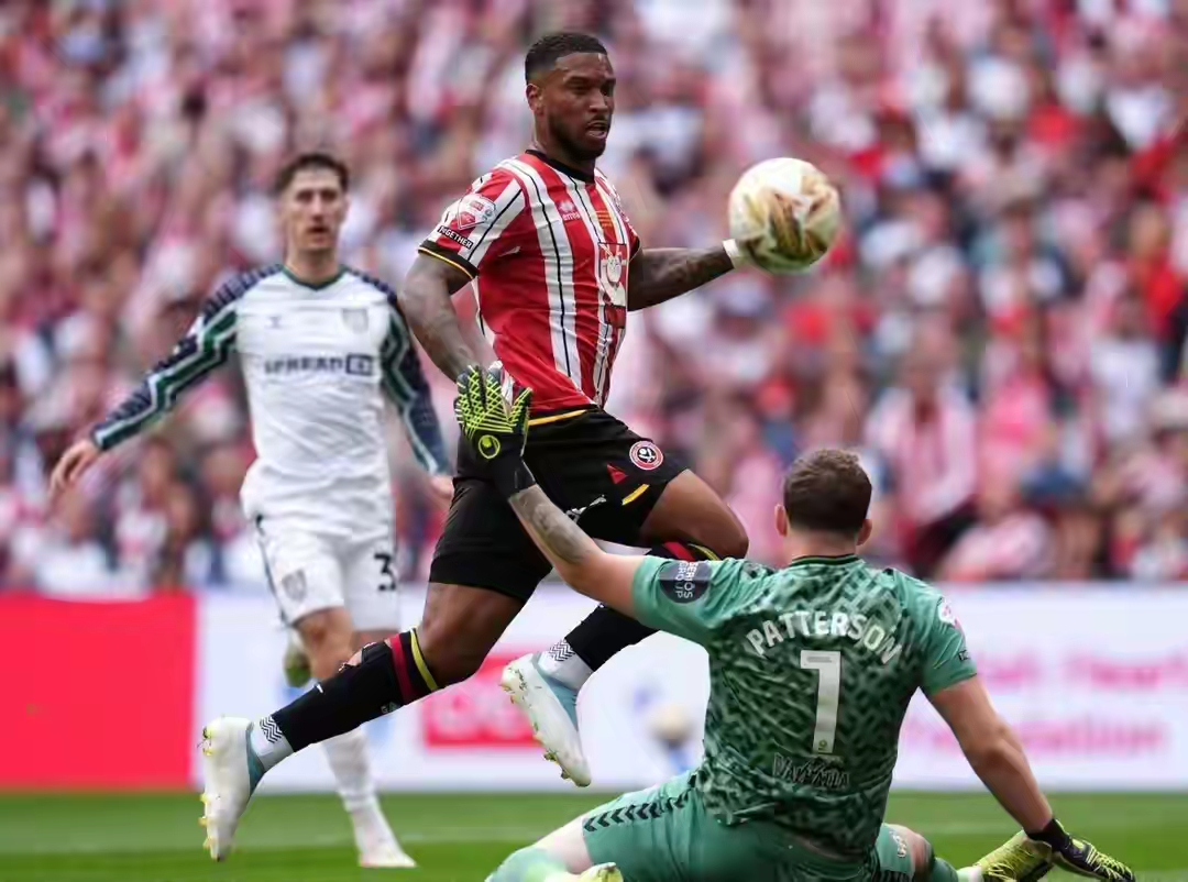 热刺客场逆转谢菲联，继续保持领先