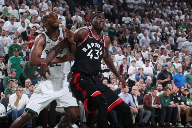 关于雄鹿队主场不敌勇猴然遭遇败仗的信息