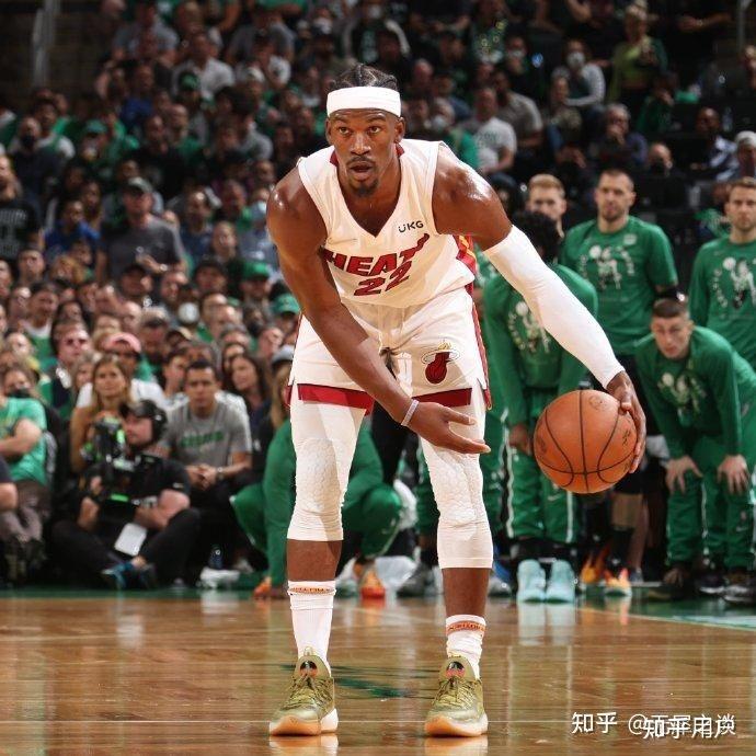 JDG险胜DRX，Perkz关键团战开团秒人鏖战多局入围赛，强势挺进下一轮