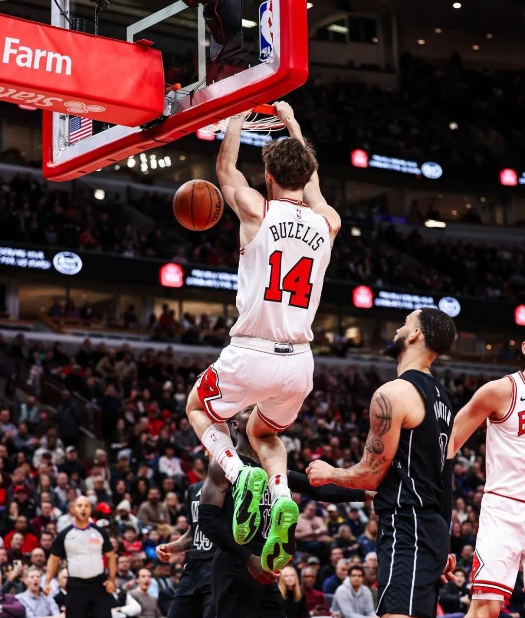 公牛主场战胜热火，拉文贡献全队最高得分