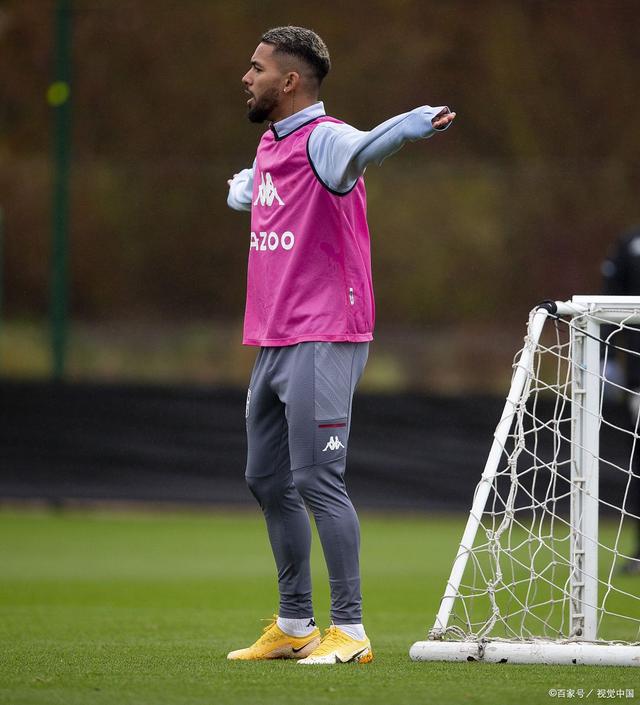 伯明翰城客场全取三分，保持领跑