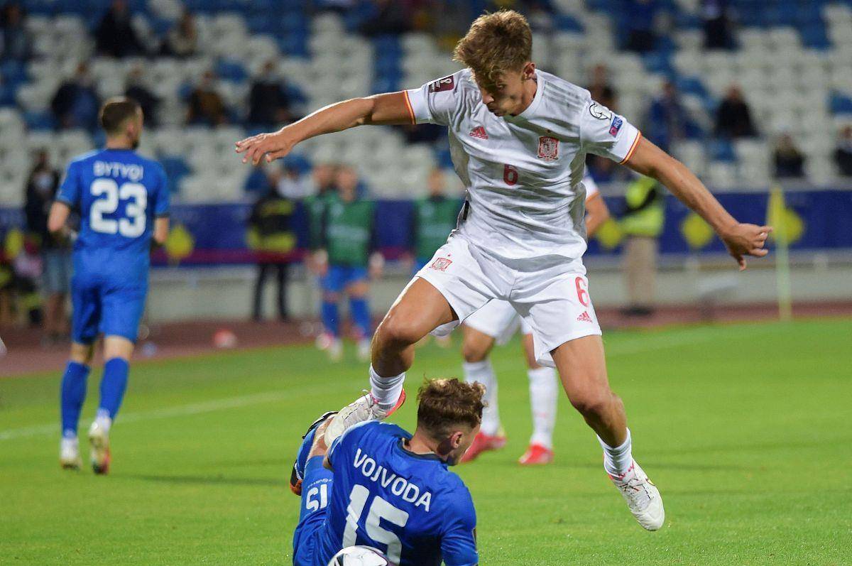 希腊足球联赛：实力提升赛场风云