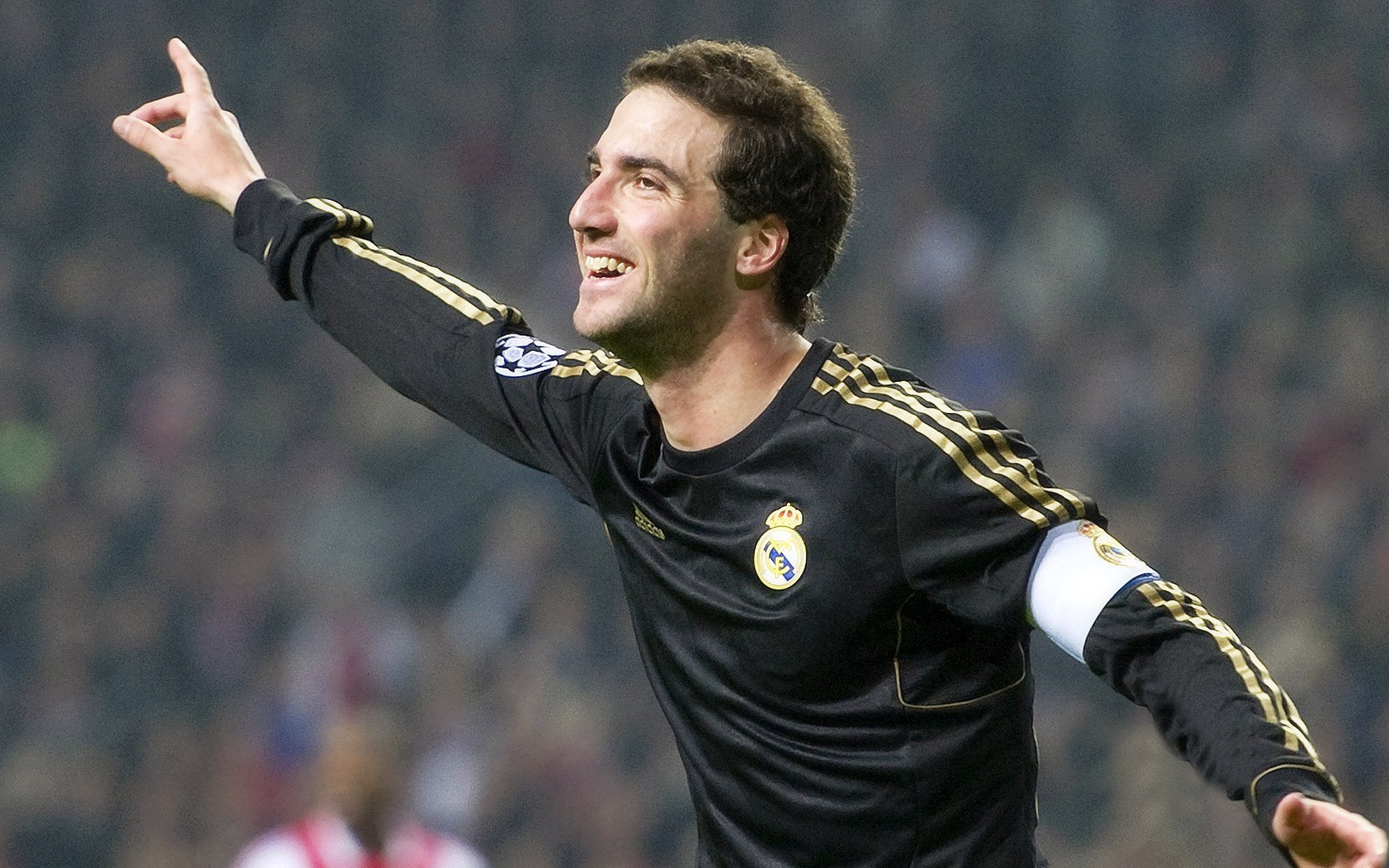 PG中国登录入口-从球场油门到赛道绝杀，当上海队王牌变身F1年度争冠接管者