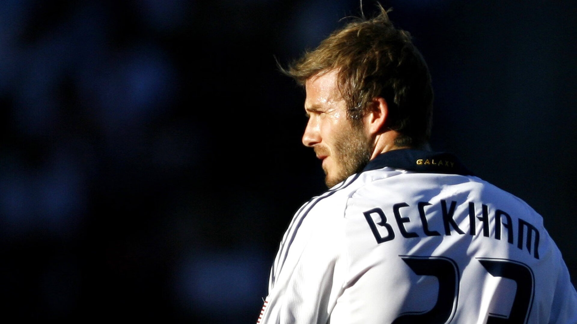 努涅斯压哨绝杀书写北欧传奇，冰岛队爆冷击败曼联引爆足坛