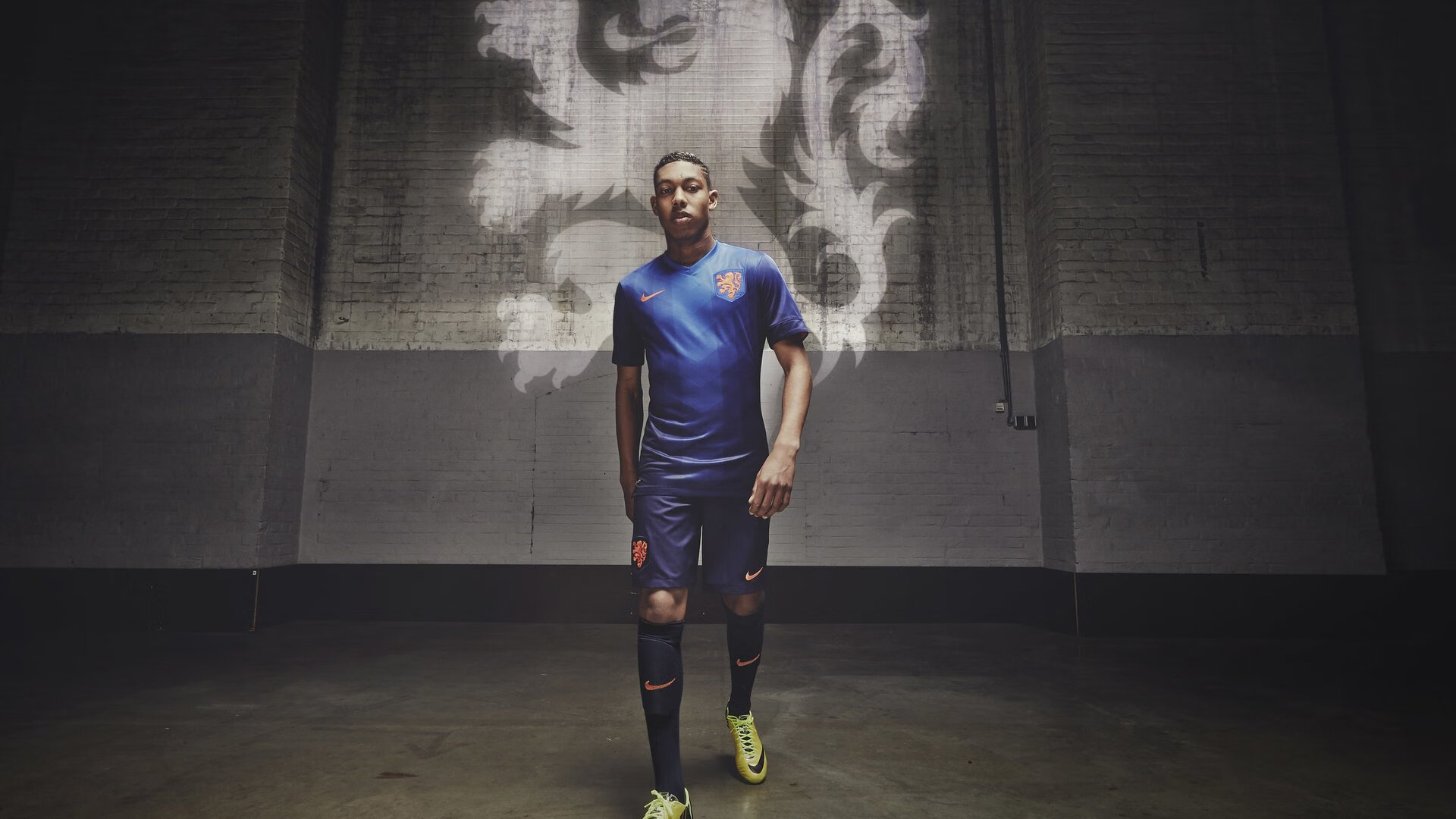 从巴黎红土到伦敦硬地,德约科维奇的双重救赎